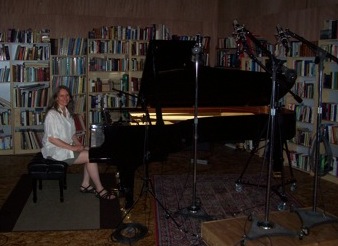 Rebecca Oswald at Oktaven Studios, Whereas session